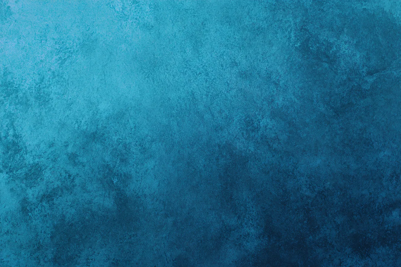 青の深層｜濃い青とターコイズブルーが重なり、奥深い海のような神秘的な印象を与える背景。透明感と力強さを感じさせる色の組み合わせが、強い個性を放ちます。