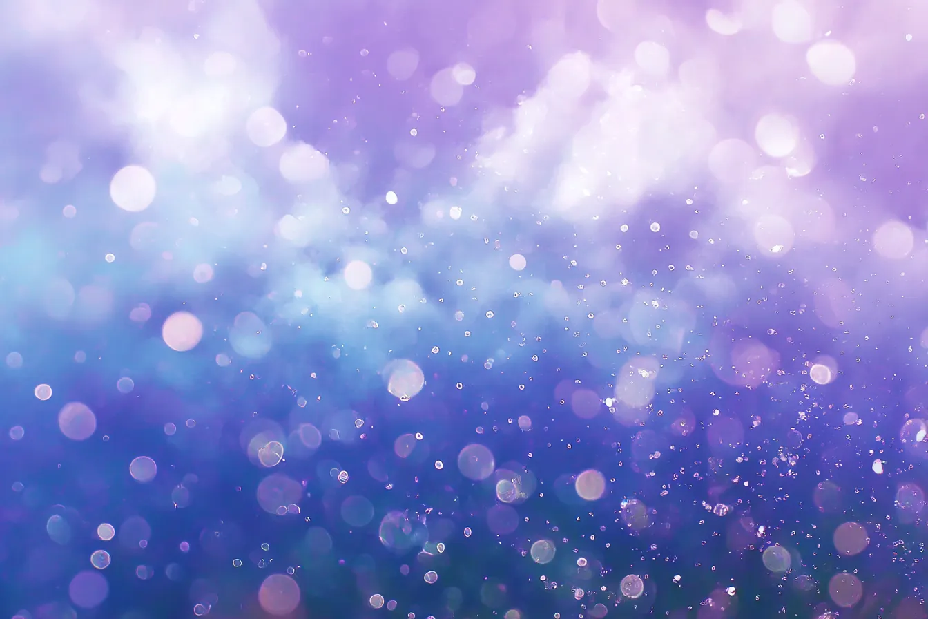 雨背景×ファンタジックな雨粒の光｜紫～青にかけた幻想的グラデーションの中に、小さな光の粒が舞う幻想雨の背景。雨粒が星のように輝き、夢のような演出や韓国ファンタジーに最適な表現です。