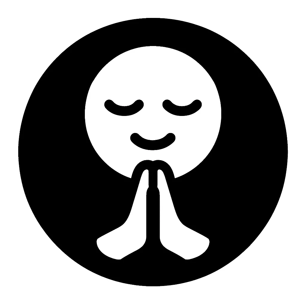 黒丸顔文字の祈る｜黒丸顔文字の祈るは、閉じた目と穏やかな笑みを浮かべ、合掌する姿が優しい印象です。黒一色の輪郭がシンプルで、願いや感謝を静かに表現する温かみのあるデザインです。