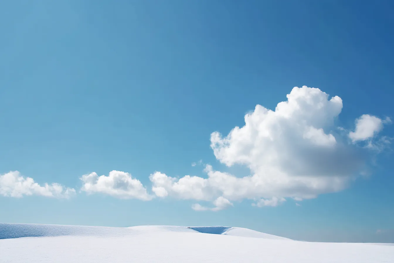 水色の雪景色と青空｜真っ白な雪が広がる大地と、その上に浮かぶ青い空、白い雲が描かれたシンプルで美しいシーン。水色の空が広がり、雪の純粋さとその静けさが際立つ中で、自然の広大さと静謐さを表現しています。