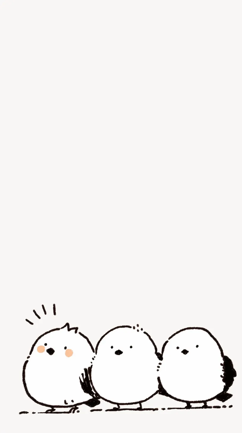 かわいいシマエナガ壁紙三羽並び｜三羽が横に並ぶシマエナガの壁紙。頬の赤みや細部の個性が控えめに描かれ、素朴な表情の違いが並びの中で際立っている。